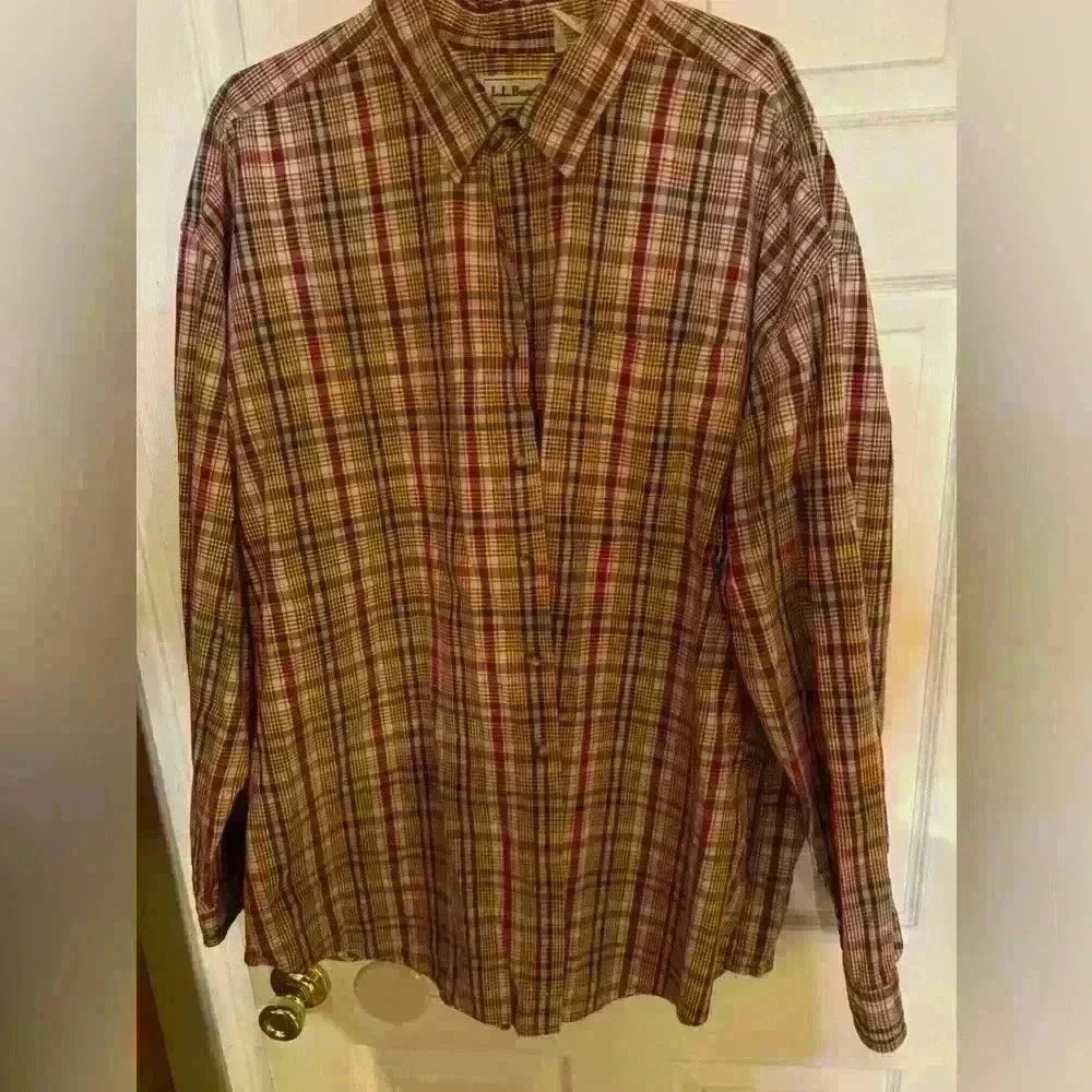 Men’s LL Bean XXL Button Down Shirt in excellent condition